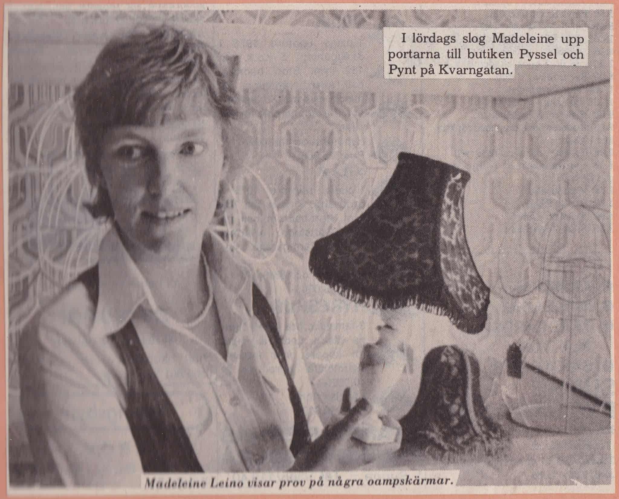 Madeleine Leino visar lampskärm